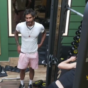 Romance contido ou paixão proibida? Michelle e Shia prometem respeito aos parceiros fora do reality, mas clima entre os dois segue cada vez mais evidente