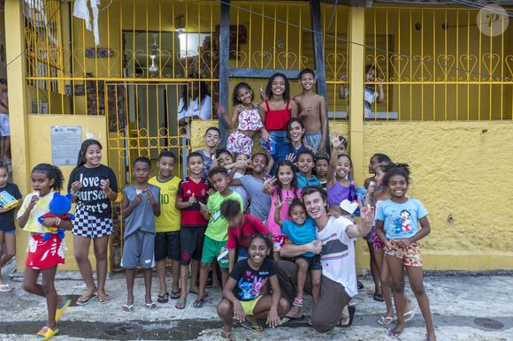 O aniversário de Bruna Marquezine foi marcado por solidariedade e romantismo. Além da visita à Casa Amarela Providência, onde participou de atividades com crianças da comunidade, a atriz recebeu de Shawn Mendes uma declaração pública de amor e agradecimento ao trabalho realizado pela instituição.