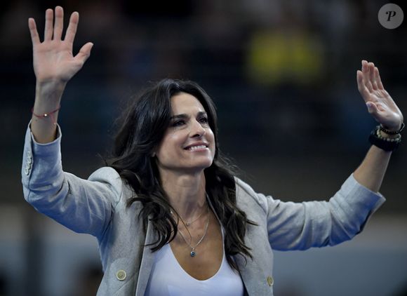 Campeã, empresária de perfumes e ícone fashion discreta: Gabriela Sabatini chega aos 56 anos inspirando mulheres com seu estilo clássico. O blazer virou peça inseparável da ex-tenista argentina, criando produções refinadas que equilibram conforto, elegância e praticidade