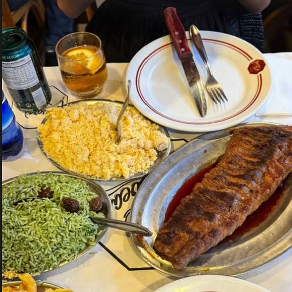 O amigo de Bruna Marquezine postou o menu do encontro com a atriz