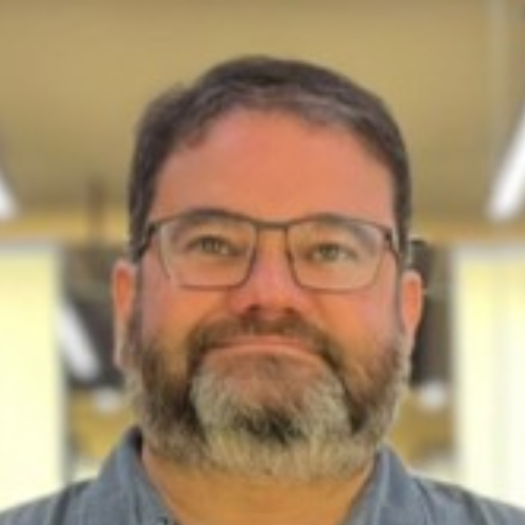 Diretor de variedades da TV Globo, Cláudio Marques tem atuado nos bastidores para abrir espaço para a apresentadora em um dos formatos de entretenimento da casa