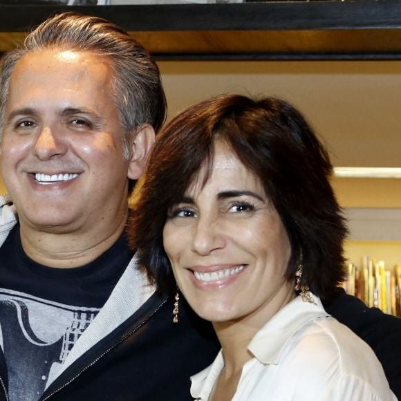 Durante um conflito do casal, ao invés de proferirmos acusações ou cobranças, o ideal é explicarmos como nos sentimos diante de determinado comportamento do outro