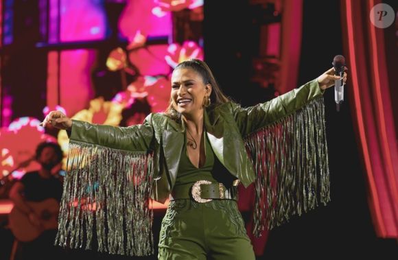 Atualmente com 41 anos, Simone Mendes está em uma fase muito positiva e cheia de autoestima