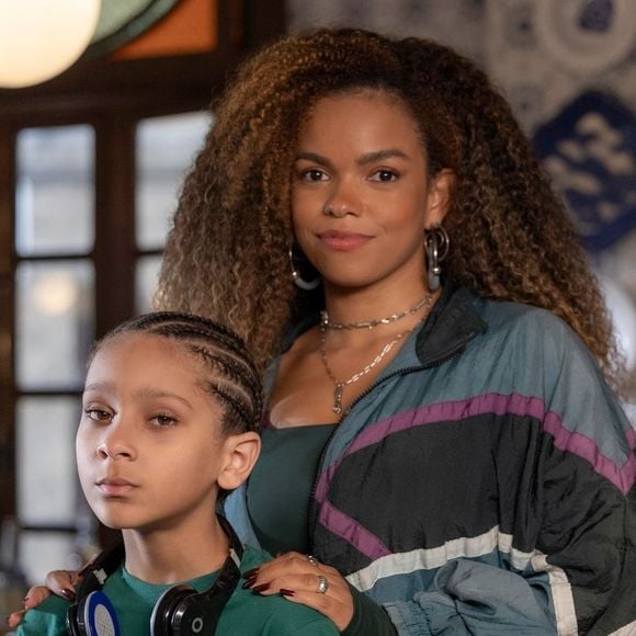 Nancy (Jeniffer Nascimento) tenta reconstruir a relação com o filho Camilo em 'Quem Ama Cuida'