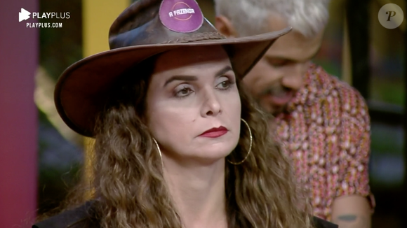 Luiza Ambiel, eterna musa da 'Banheira do Gugu', integrou o elenco de 'A Fazenda 12'.