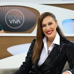 Claudia Raia também sofreu críticas recentemente por revelar que deu um vibrador para a filha aos 12 anos