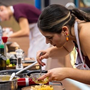 A despedida de Gabriela no MasterChef Brasil emocionou os jurados e ainda garantiu um convite raro de Jacquin depois da eliminação