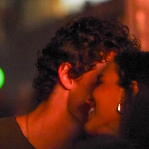 Réveillon à vista? Bruna Marquezine e Shawn Mendes são apontados como possíveis hóspedes de Fernando de Noronha, destino favorito da atriz e um dos mais disputados do país