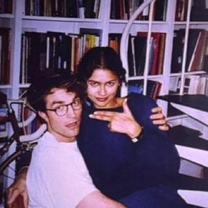 Após assistir ao filme, público revisita foto promocional de O Drama e percebe detalhe perturbador