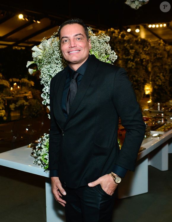 Leo Dias, o colunista de celebridades mais popular do país, agora se vê no centro de uma polêmica