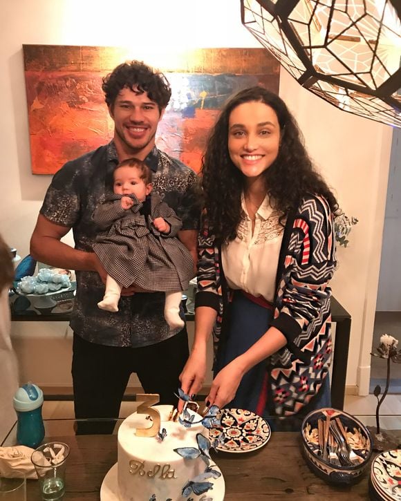 Bella Loreto, de 8 anos, é filha de Débora Nascimento e José Loreto