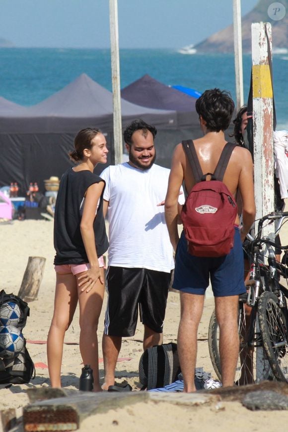 Francisco Gil sempre gostou de ir à praia praticar exercícios, mas nunca tirou sua camiseta