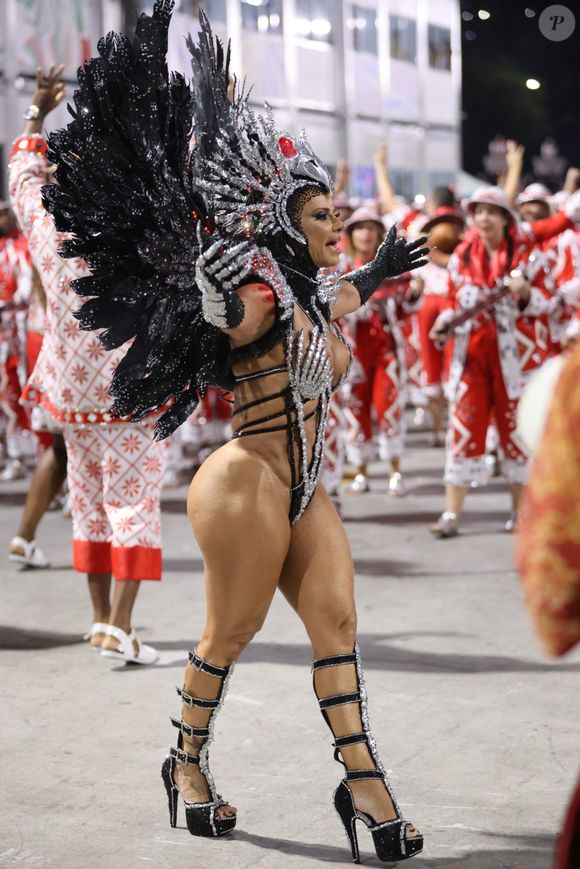 A atriz Viviane Araújo é uma das rainhas de bateria mais queridas pelo público do Carnaval do Rio de Janeiro ´- Foto: Brazilnews/Agnews
