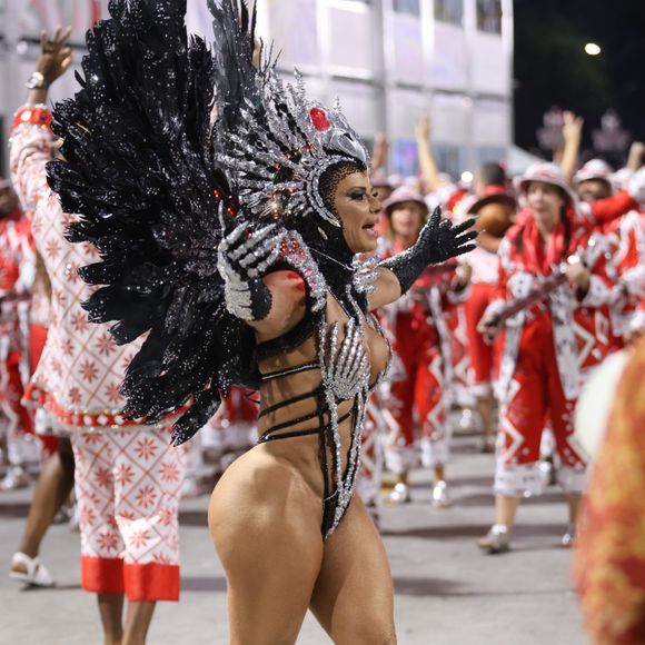 A atriz Viviane Araújo é uma das rainhas de bateria mais queridas pelo público do Carnaval do Rio de Janeiro ´- Foto: Brazilnews/Agnews