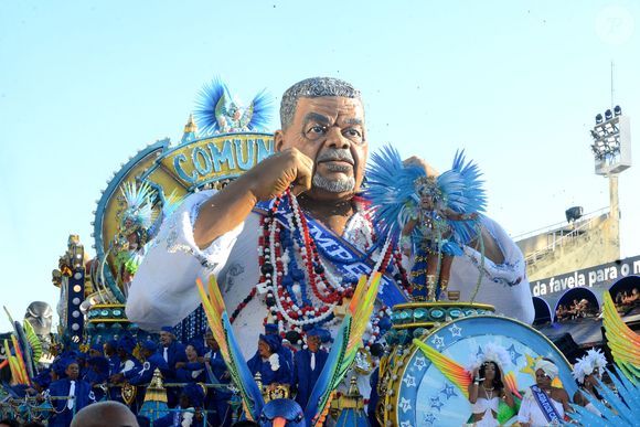 Neguinho da Beija-Flor puxou o samba da Beija-Flor, campeã do Carnaval 2025: vitória foi contestada na web