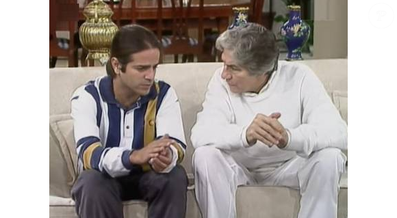 Felipe Martins, o Tato de 'A Viagem', em cena da novela com Claudio Cavalcanti, o Alberto