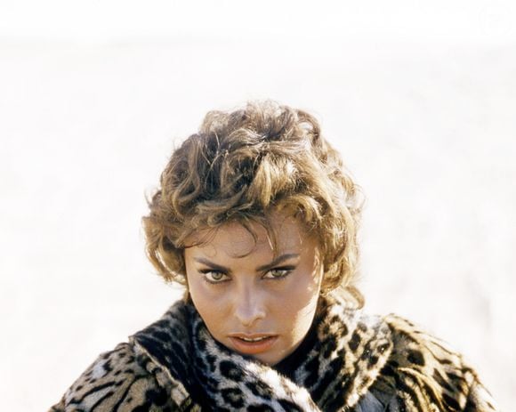 A reflexão atribuída a Sophia Loren reacendeu debates sobre beleza natural e pressão estética feminina