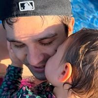 'Te proteger de toda maldade do mundo': Luan Santana mostra filha com Jade Magalhães em foto rara e desabafo sobre a menina comove a web