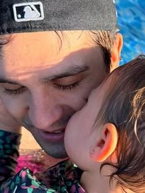 'Te proteger de toda maldade do mundo': Luan Santana mostra filha com Jade Magalhães em foto rara e desabafo sobre a menina comove a web