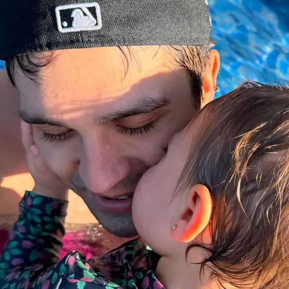 'Te proteger de toda maldade do mundo': Luan Santana mostra filha com Jade Magalhães em foto rara e desabafo sobre a menina comove a web