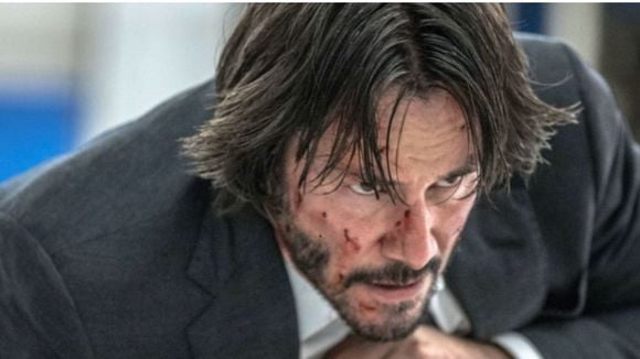'De repente, percebi que aquilo não era o que eu queria fazer da minha vida, então pedi demissão': Keanu Reeves, hoje aos 62 anos e com 4 décadas de fama, foi gerente de um restaurante antes de se tornar ator