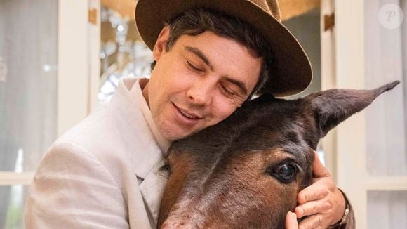 Candinho (Sergio Guizé) e Policarpo são amigos inseparáveis em 'Êta Mundo Bom, e agora em Êta Mundo Melhor. Globo transformará amizade em animação.