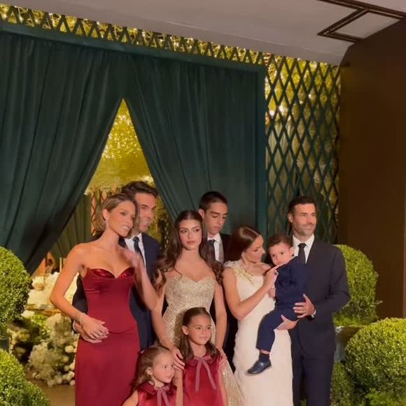 Neste sábado (09), Carol Leite, atual esposa de Kaká, publicou registros da festa e emocionou a web com uma declaração para Isabella