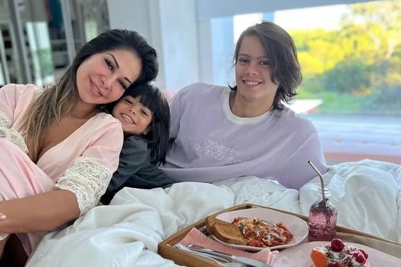 "Ele sempre teve o nosso exemplo de afeto, amor, e carinho. Foi criado para ser um homem respeitoso. Meu filho nunca bebeu, nunca saiu para a balada"