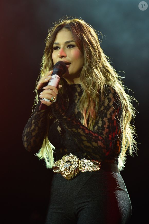 Simone Mendes também é evangélica