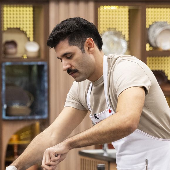 Patric foi eliminado do 'MasterChef Brasil 2026' após a prova dos biomas brasileiros e recebeu elogios de Érick Jacquin e Helena Rizzo