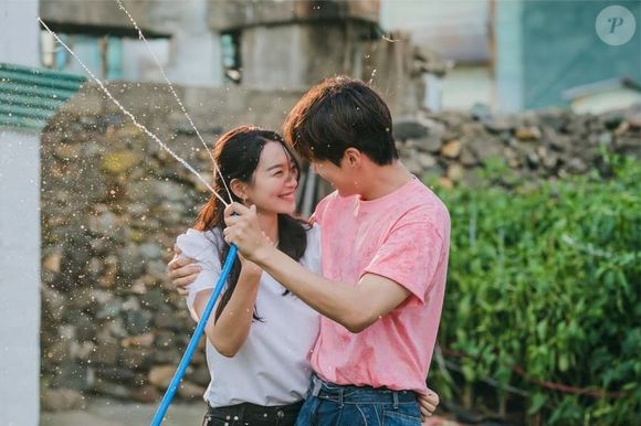 'Hometown Cha-Cha-Cha': uma dentista se muda para uma vila e encontra um novo começo ao lado de um morador local