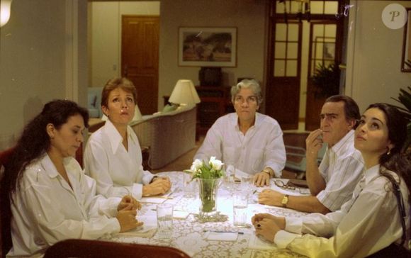 Novela 'A Viagem': Alberto (Claudio Cavalcanti) pediu que Otávio (Antonio Fagundes) fizesse alguns exames.