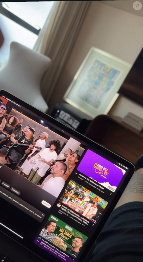 Neymar mostrou um momento relax enquanto ouvia uma versão pagode de ‘When I Was Your Man’, de Bruno Mars