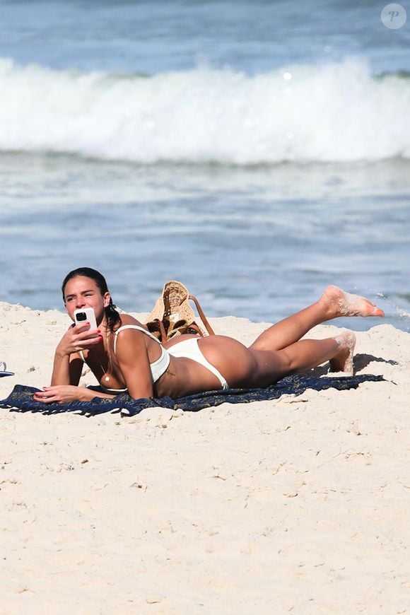 Bruna Marquezine aproveitou para mandar um áudio nas redes sociais