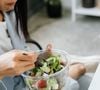 Atividade física, alimentação equilibrada e sono de qualidade estão entre os hábitos associados à saúde e à longevidade