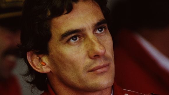 Frase do dia de Ayrton Senna: 'Tudo o que consegui foi através de dedicação, perseverança e muito desejo de atingir meus objetivos, de vitória na vida. Seja quem você for, tenha sempre como meta muita força e muita determinação'