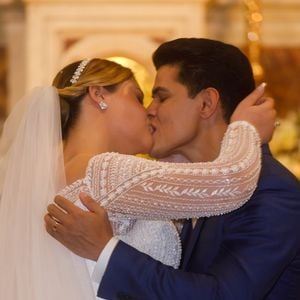 Casamento aconteceu em São Paulo e reuniu famosos na celebração e festa