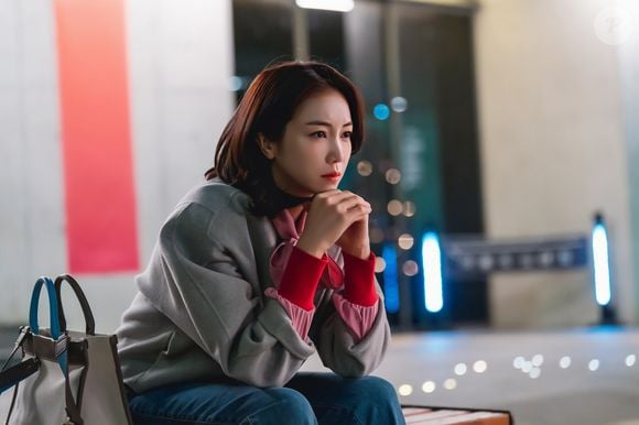 Em 'Love To Hate You', Yeo Mi-ran é uma advogada de personalidade forte que defende mulheres acima de tudo