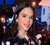 Mansão de Bruna Marquezine tem árvore de Natal temática, decoração elegante, quarto minimalista e confortável; veja fotos!