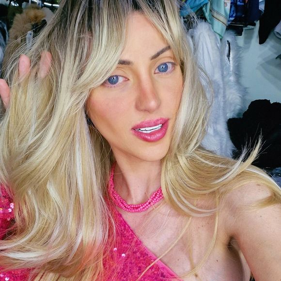 “Barbie Humana” é encontrada morta (02 de novembro): Para o IML e a Polícia, ela teve uma morte acidental por abuso de drogas. No entanto, a versão é contestada