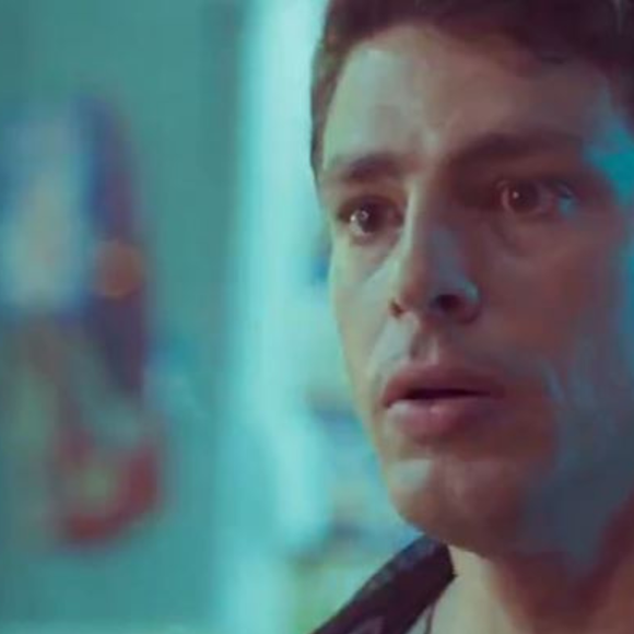 ‘Sexo tá na boca de todo mundo': muito antes de 'Vale Tudo', Cauã Reymond viveu polêmica por motivo inusitado - e que envolve uma senhora de 84 anos