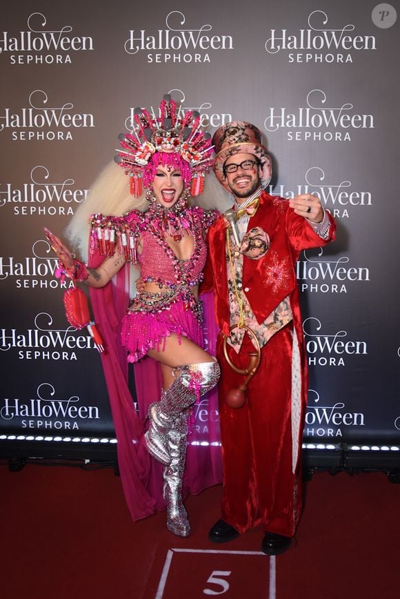 Baile de Halloween da Sephora 2025: namorado de Bianca Andrade, Diego Cruz acompanhou a influenciadora com um look colorido