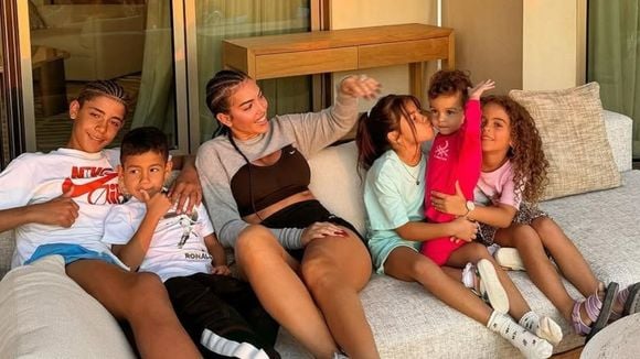 Sem Copa e sem Cristiano Ronaldo: Georgina Rodríguez não economiza e mansão de CR7 é palco de festão de aniversário de 9 anos dos filhos gêmeos do jogador. Veja!