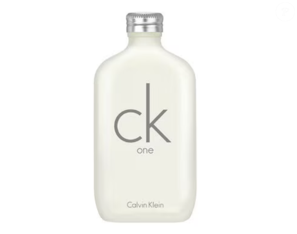 CK One (Calvin Klein) prova que a baunilha também pode ser discreta. Com notas cítricas e verdes equilibradas por um fundo suave, o clássico unissex disponível na Sephora continua sendo um dos perfumes mais versáteis da perfumaria