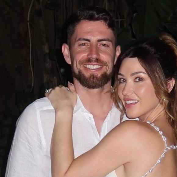 Mansão de dois andares de Jorginho, do Flamengo, é o refúgio ideal para jogador nem pensar na polêmica entre filha e Chappell Roan no Lollapalooza 2026. Descubra!