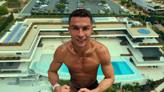 Com 12 mil m², a nova mansão de R$ 385 milhões de Cristiano Ronaldo, convocado para a Copa do Mundo 2026, impressiona com piscina gigante de borda curva e arquitetura que lembra um shopping